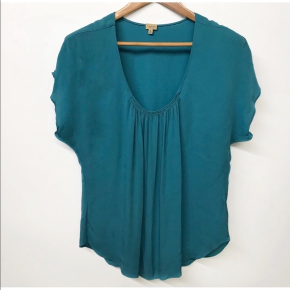 EUC Aritzia Babaton 100% silk blouse - 2xsmall - Picture 1 of 2